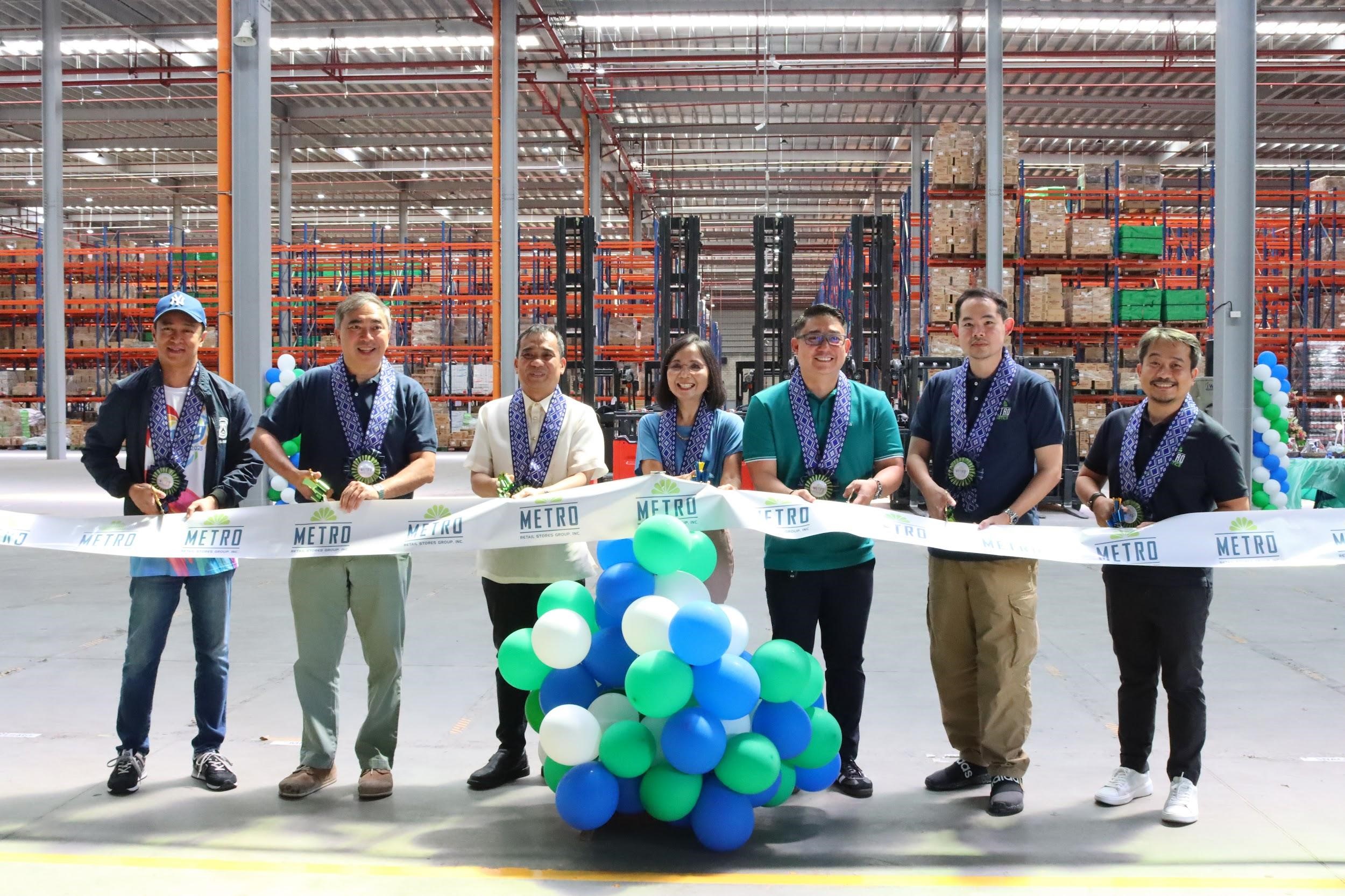 Metro Distribution Center's ribbon-cutting ceremony