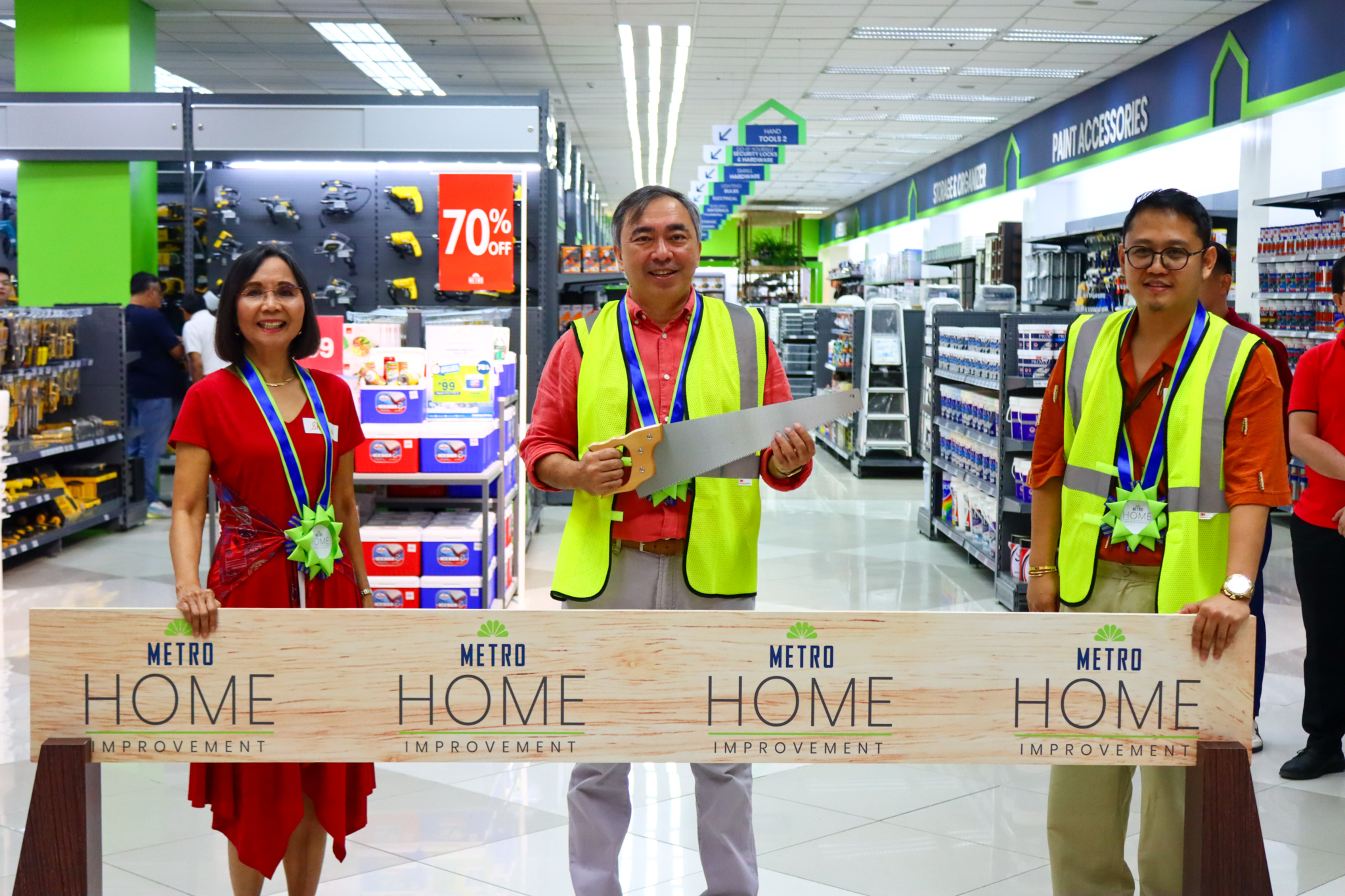 Metro Home Improvement - Ribbon-cutting