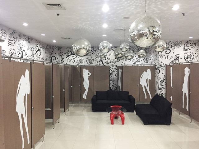 Fitting Room3